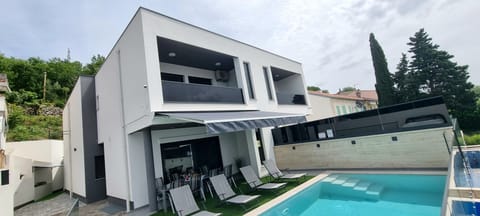 image/jpeg