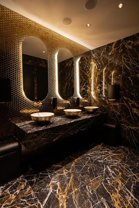 ART Hotel Rotterdam-Fully Renovated Hotel in Rotterdam