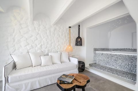 Cyano Suites Bed and Breakfast in Naxos