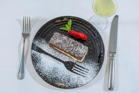 Sky Pool Hotel Sole Garda Hotel in Garda