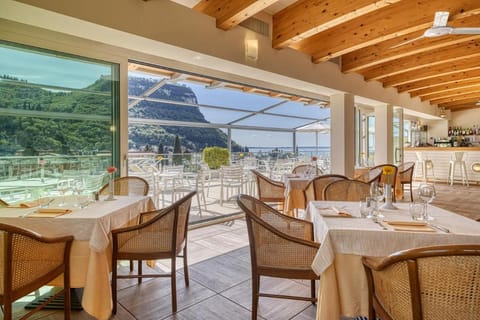 Sky Pool Hotel Sole Garda Hotel in Garda