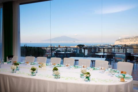 Hilton Sorrento Palace Hotel in Priora