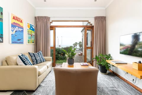 Camps Bay Village Apartment hotel in Camps Bay