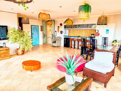 African Groove Camps Bay Bed and Breakfast in Camps Bay