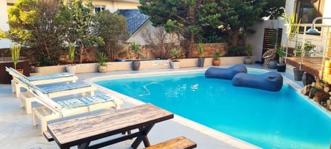 African Groove Camps Bay Bed and Breakfast in Camps Bay