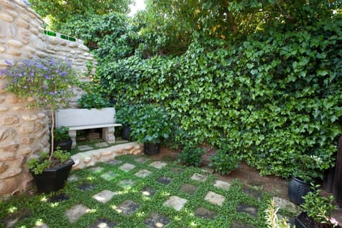 Miles B&B Guest House Bed and Breakfast in Western Cape