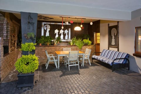 Miles B&B Guest House Bed and Breakfast in Western Cape