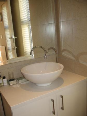 Navona Constantia Guest Cottage Bed and Breakfast in Cape Town