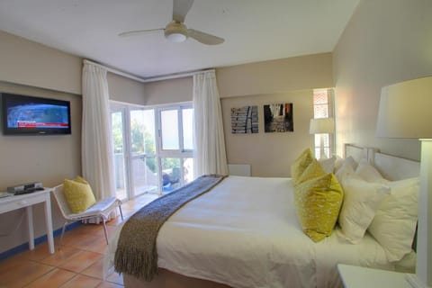 Periwinkle Lodge Guest House Bed and Breakfast in Plettenberg Bay