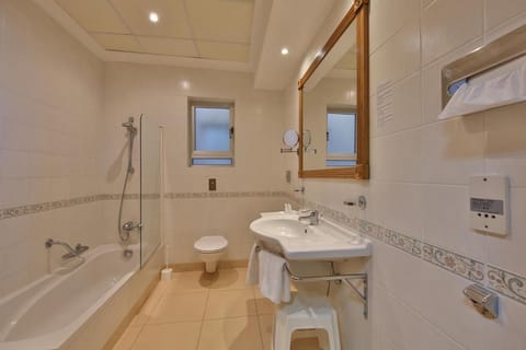 Paradise Bay Hotel Hotel in Malta