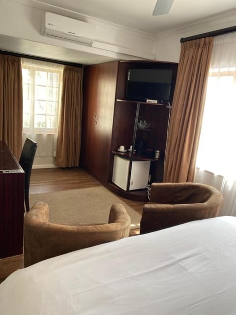 Cotswold House Bed and Breakfast in Cape Town