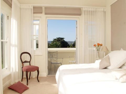 Isola Bella Guest House Bed and Breakfast in Knysna