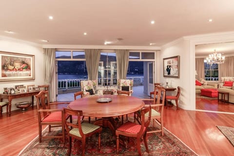 Isola Bella Guest House Bed and Breakfast in Knysna