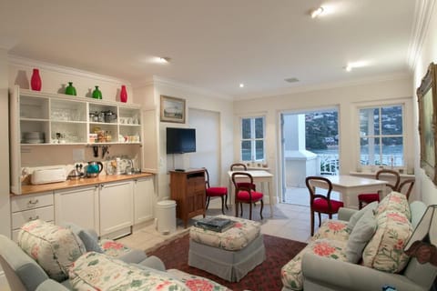 Isola Bella Guest House Bed and Breakfast in Knysna