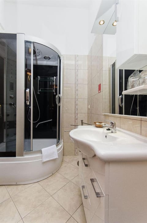 Palace Derossi Bed and Breakfast in Trogir