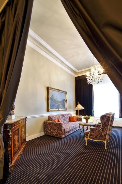 Hotel Manos Premier Hotel in Saint-Gilles