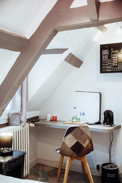 Hotel Le Dauphin Les Loges Hotel in Honfleur