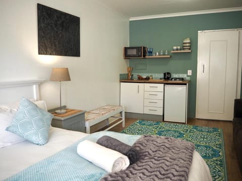 African Breeze Guesthouse Bed and Breakfast in Knysna