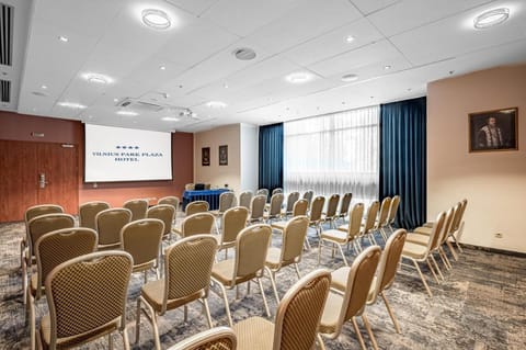 VILNIUS PARK PLAZA HOTEL, Restaurant & Terrace, Panorama Bar, Conference & Banquet Center Hotel in Vilnius