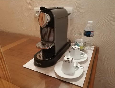 Logis Hotel Calisola Besançon - Soirée Etape Hotel in Besançon