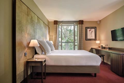 Chateau De Villiers-Le-Mahieu Hotel in Île-de-France