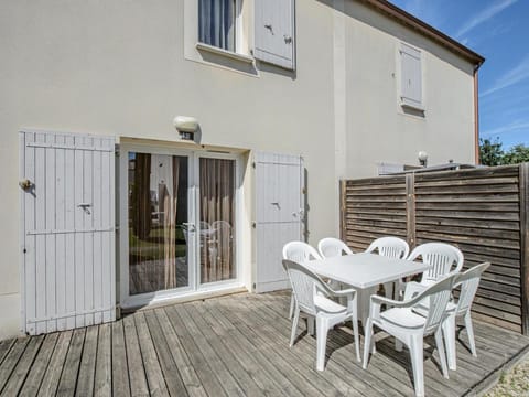 Vacanceole - Residence les Demeures du Ventoux Resort in Carpentras