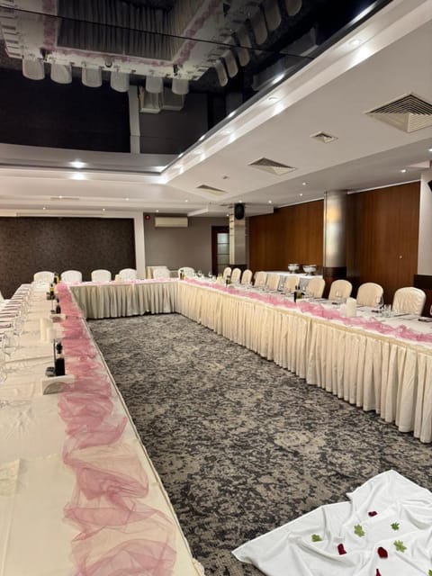 Hotel Forum - Free Parking for cars Hotel in Sofia