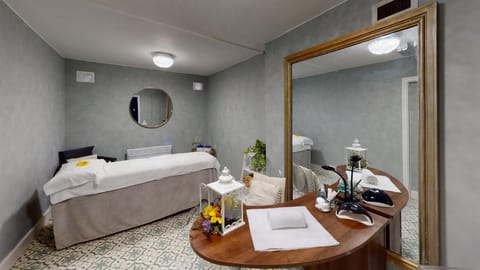 Peterstone Court Country House Restaurant & Spa Country House in Llanfrynach