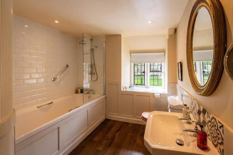 The Lamb Inn Inn in West Oxfordshire District