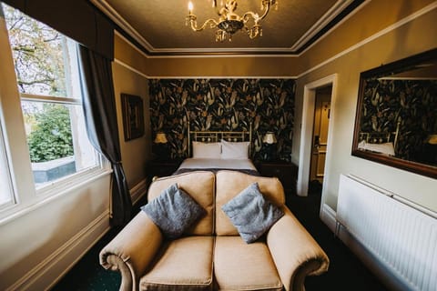 Brook Hall Hotel Hotel in Ellesmere Port