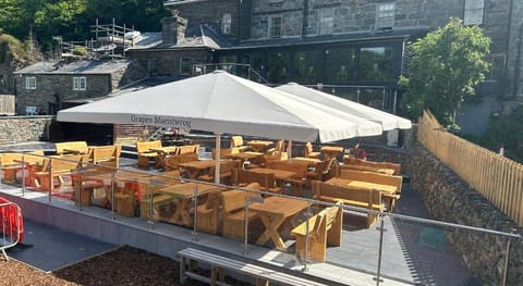 The Grapes Hotel Hotel in Trawsfynydd