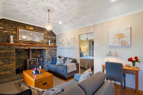 Stonewell Cottages and Vineyards Lodge in Marananga