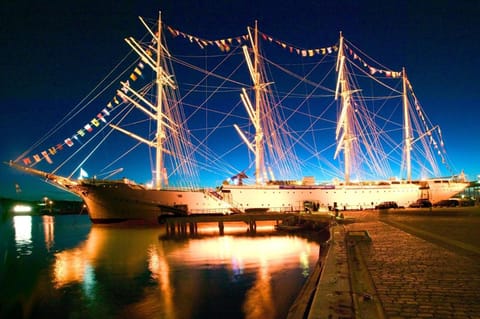 Hotel Barken Viking Docked boat in Gothenburg
