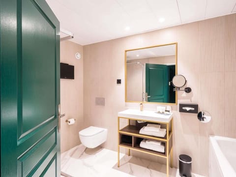 Aigle Noir Fontainebleau MGallery Hotel in Fontainebleau