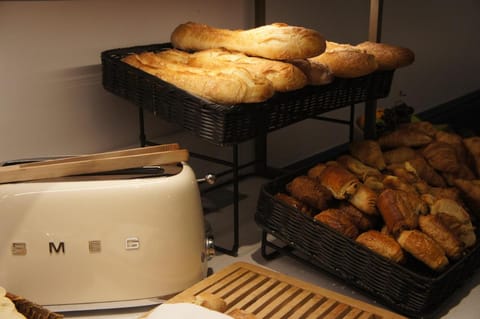 Hostellerie Cèdre & Spa Beaune Hotel in Beaune