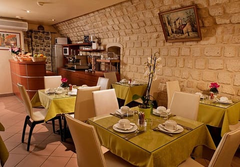 Opera Deauville Hotel in Paris