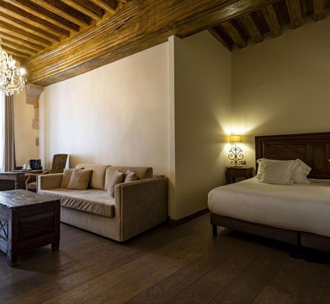 Abbaye de Maizières Hotel in Beaune