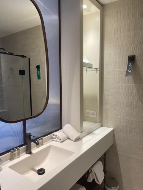 Golden Tulip Avignon Le Paradou Hotel in Avignon