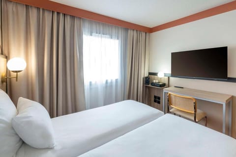 Sure Hotel by Best Western Caen Memorial Hotel in Caen