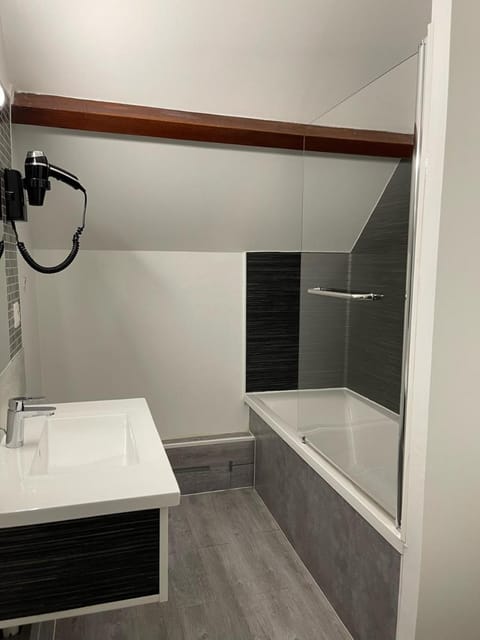 Kyriad Saint Fargeau Ponthierry - Apollonia Hotel in Île-de-France