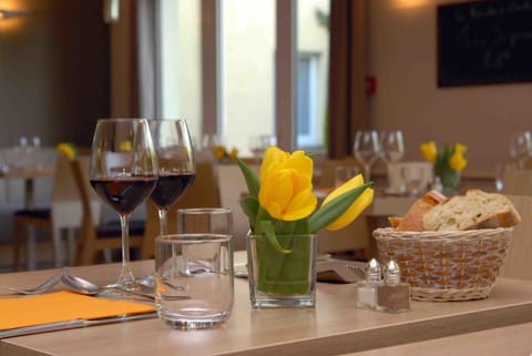 Kyriad Valence Nord Bourg-Les-Valence Hotel in Valence