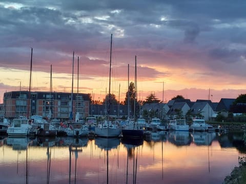 Kyriad Hotel - Restaurant Carentan Hotel in Normandy