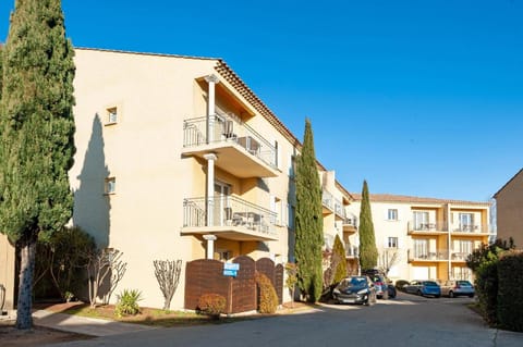 Residhotel Golf Grand Avignon Apartment hotel in Vedène
