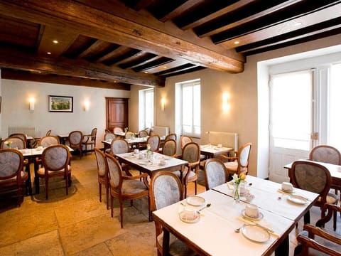 Hotel  De La Paix Hotel in Beaune