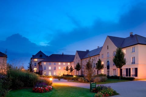 CAMPANILE VAL DE France Hotel in Magny-le-Hongre