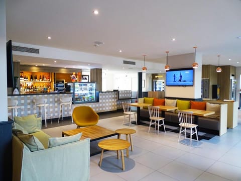 CAMPANILE VAL DE France Hotel in Magny-le-Hongre