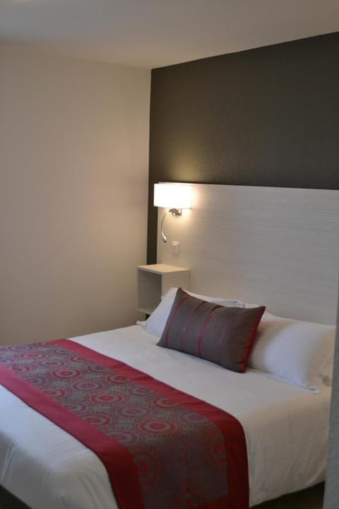 The Originals Boutique, Hotel Les Quatre Salines, Le Mont Saint-Michel Sud (Inter-Hotel) Hotel in Brittany