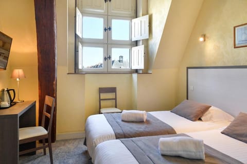 Logis Le Puits Doré Hotel in Centre-Val de Loire