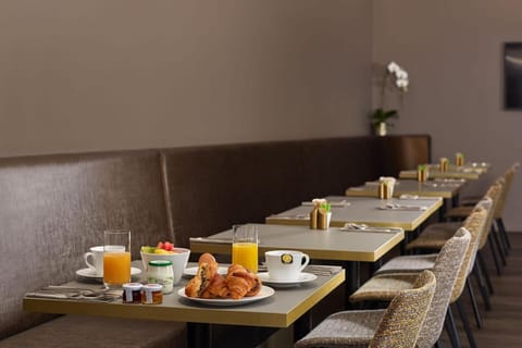 Auteuil Tour Eiffel Hotel in Paris