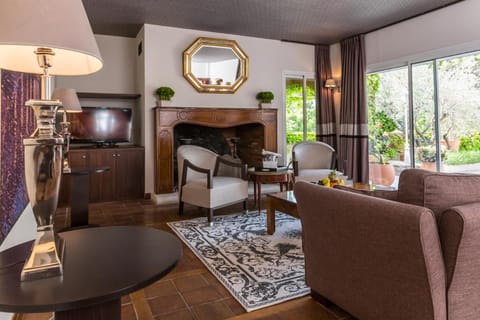 Le Vallon de Valrugues & Spa Hotel in Saint-Remy-de-Provence